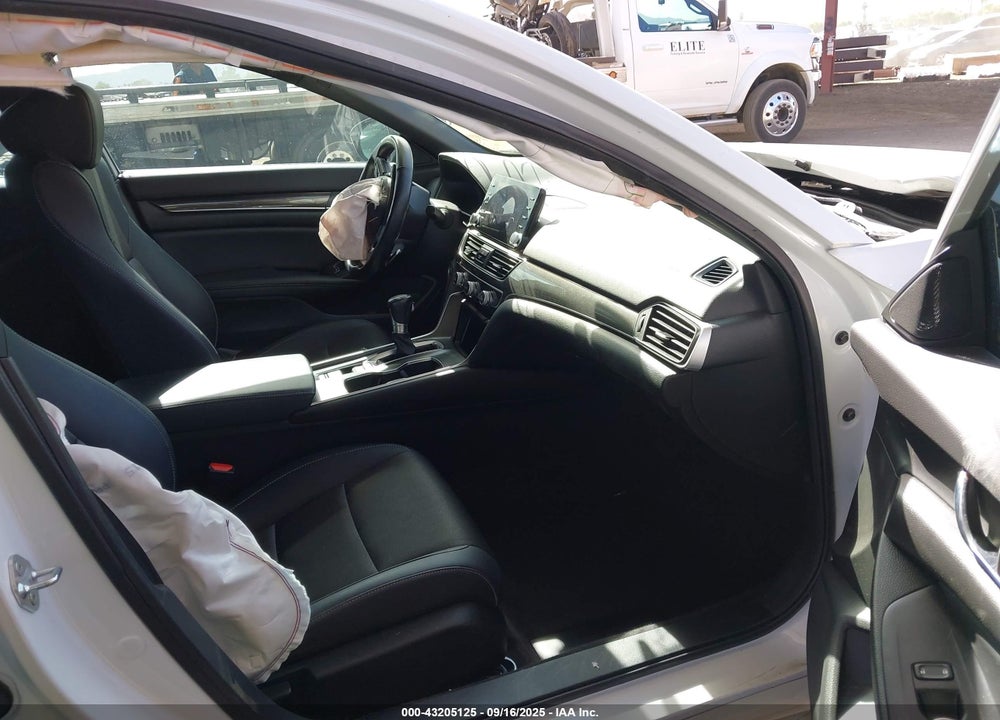 2022 HONDA ACCORD VIN: 1HGCV1F31NA106496
