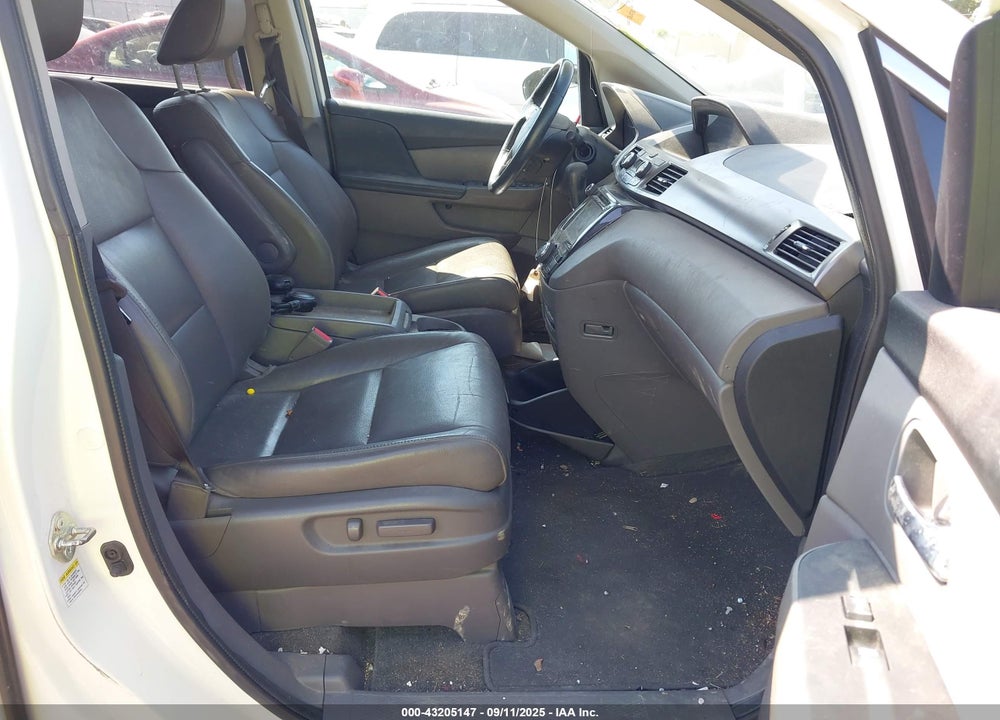 2015 HONDA ODYSSEY TOURING/TOURING ELITE VIN: 5FNRL5H98FB067700