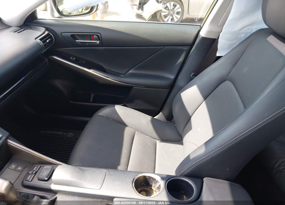 2015 LEXUS IS 250 VIN: JTHCF1D28F5018575