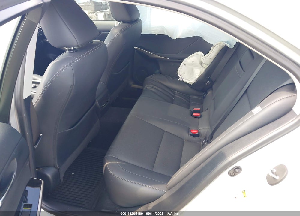 2015 LEXUS IS 250 VIN: JTHCF1D28F5018575