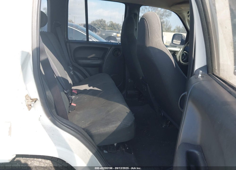 2004 JEEP LIBERTY SPORT VIN: 1J4GK48K84W285498