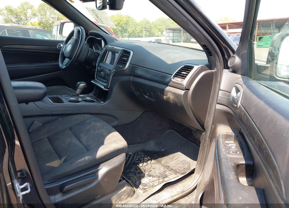2019 JEEP GRAND CHEROKEE VIN: 1C4RJEAG2KC584674