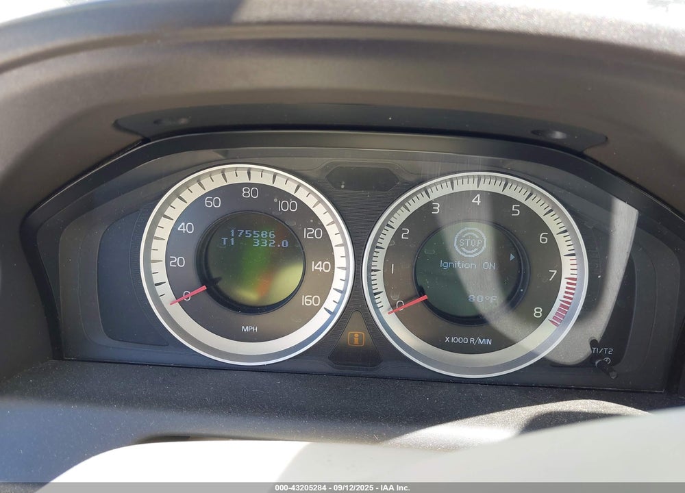 2011 VOLVO XC60 VIN: YV4902DZ8B2182868