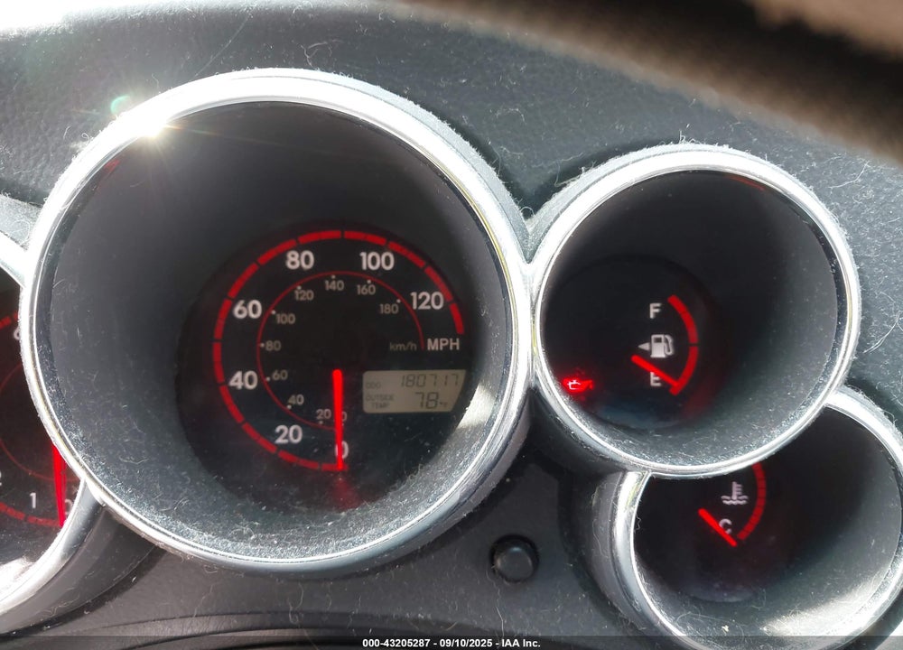 2004 TOYOTA MATRIX STANDARD VIN: 2T1KR32E24C176908