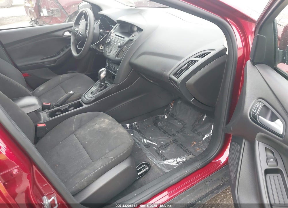 2015 FORD FOCUS VIN: 1FADP3F2XFL217950