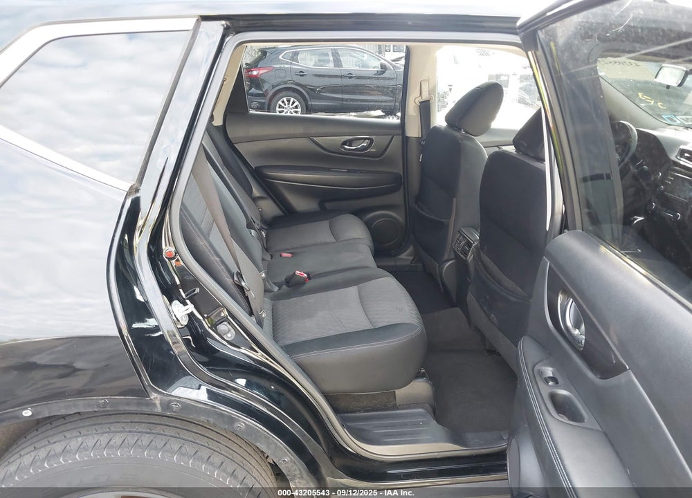 2017 NISSAN ROGUE VIN: JN8AT2MV6HW267833