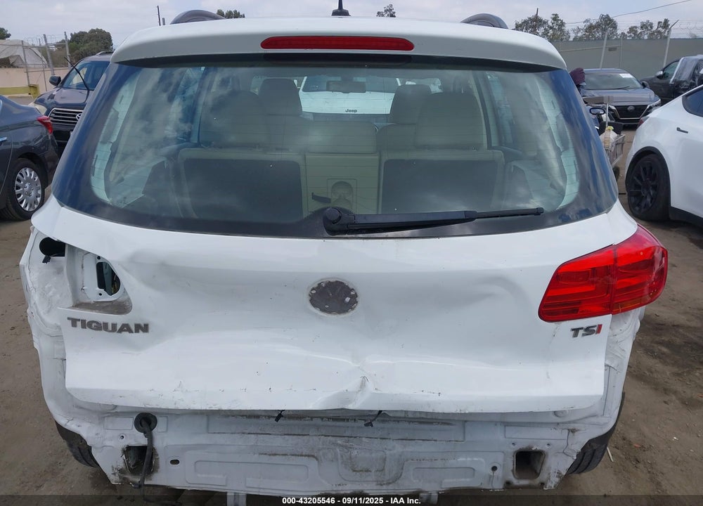 2016 VOLKSWAGEN TIGUAN S VIN: WVGAV7AX1GW577844