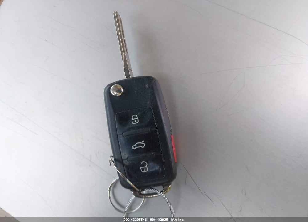 2016 VOLKSWAGEN TIGUAN S VIN: WVGAV7AX1GW577844