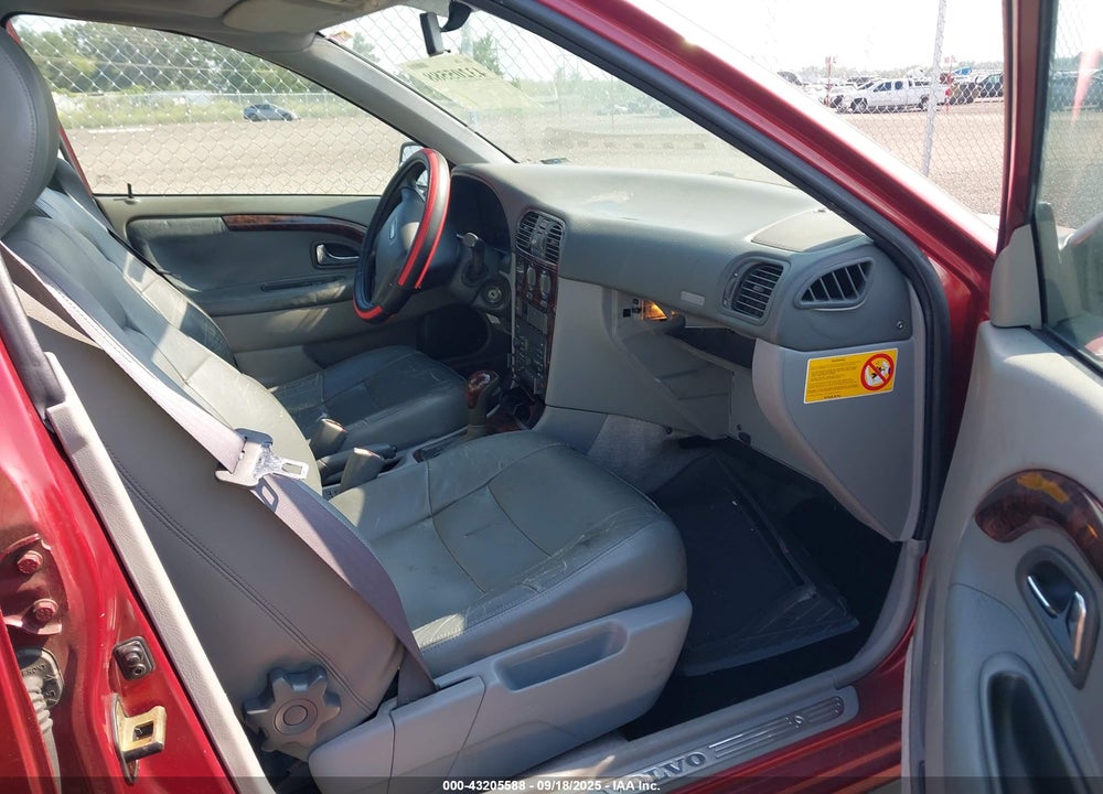 2000 VOLVO S40 A/AS VIN: YV1VS2551YF582905