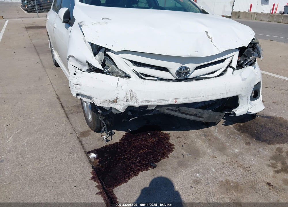 2012 TOYOTA COROLLA S/LE VIN: 2T1BU4EE3CC876855