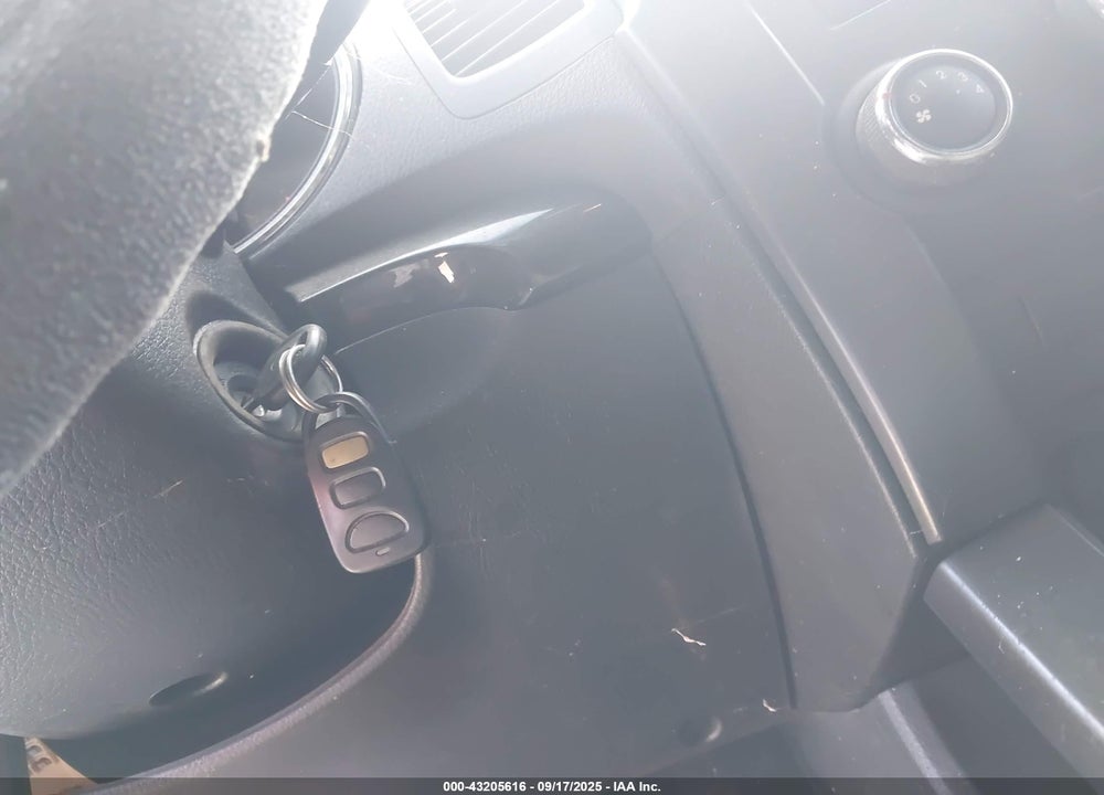 2011 KIA SORENTO VIN: 5XYKT3A17BG023832