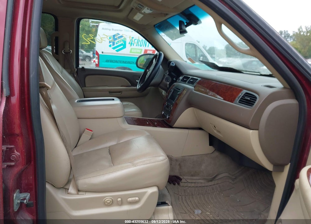 2009 CHEVROLET TAHOE LTZ VIN: 1GNFK33099R131557