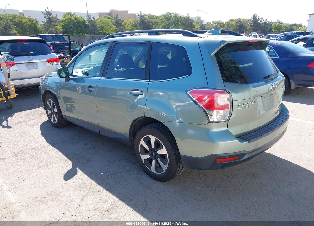 2018 SUBARU FORESTER VIN: JF2SJARCXJH479718