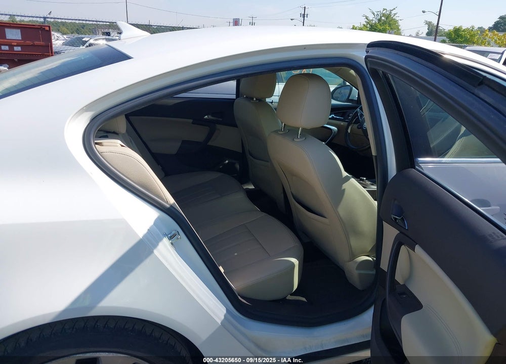 2011 BUICK REGAL VIN: W04G15GV8B1094081