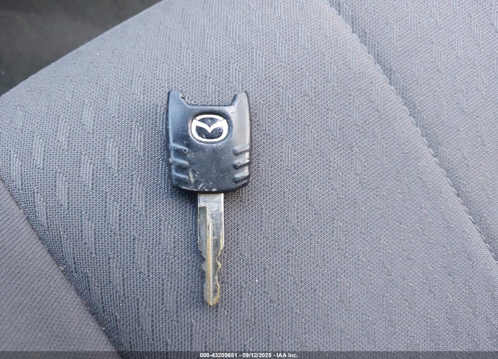 2006 MAZDA TRIBUTE I VIN: 4F2YZ02Z86KM08943