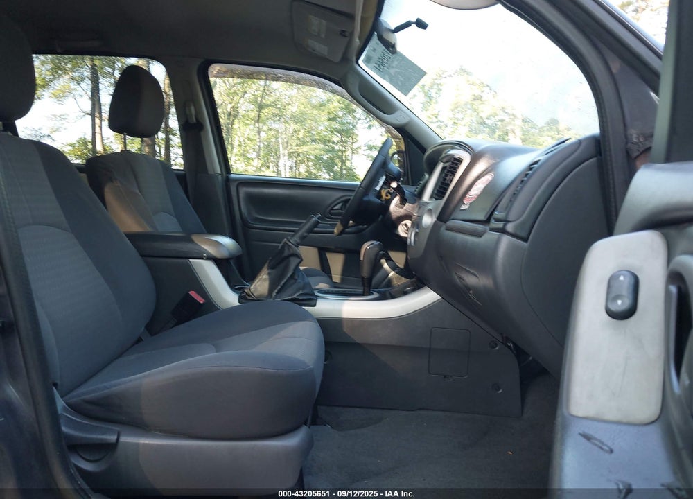 2006 MAZDA TRIBUTE I VIN: 4F2YZ02Z86KM08943