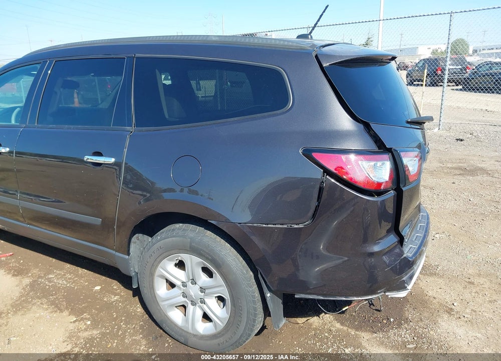 2014 CHEVROLET TRAVERSE LS VIN: 1GNKRFKD8EJ200098