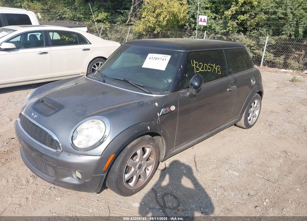 2008 MINI COOPER S VIN: WMWMF73568TV34370