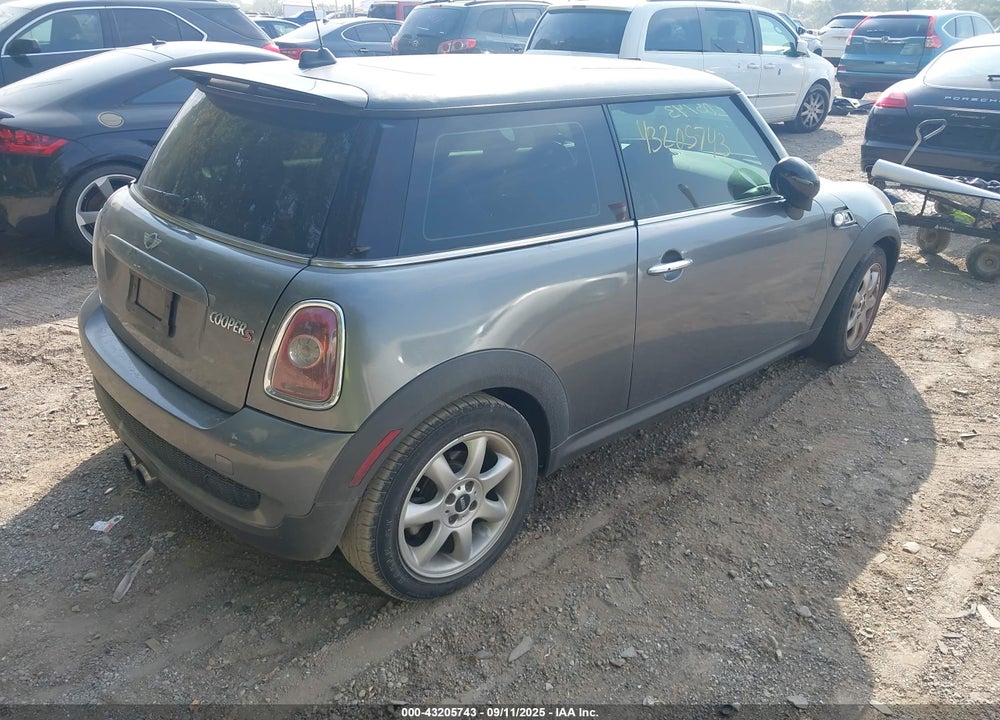 2008 MINI COOPER S VIN: WMWMF73568TV34370