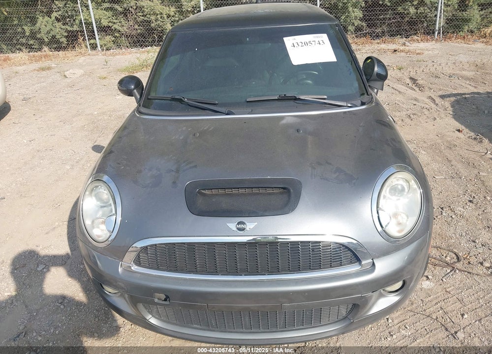 2008 MINI COOPER S VIN: WMWMF73568TV34370