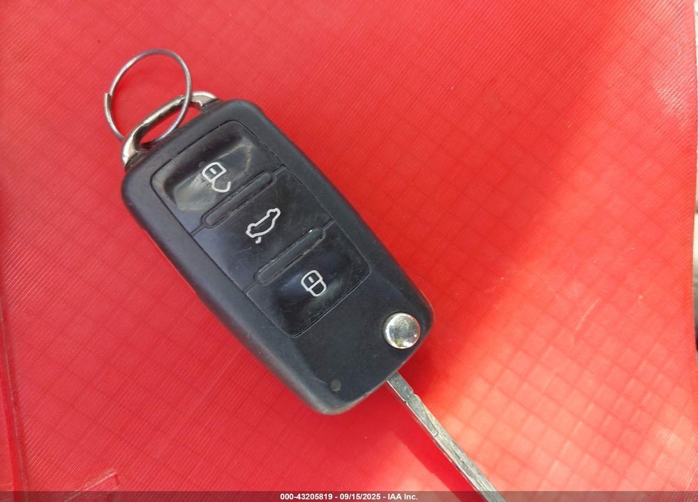 2014 VOLKSWAGEN JETTA VIN: 3VWLL7AJ8EM419705