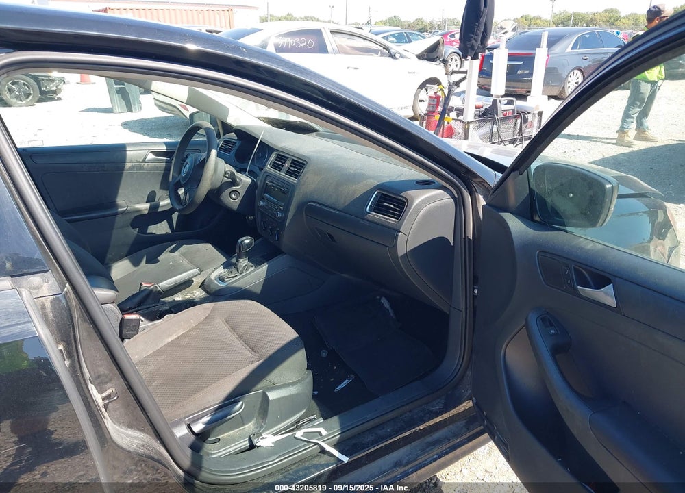 2014 VOLKSWAGEN JETTA VIN: 3VWLL7AJ8EM419705