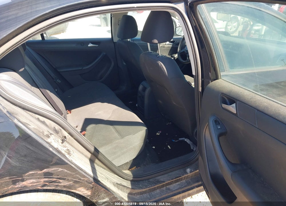 2014 VOLKSWAGEN JETTA VIN: 3VWLL7AJ8EM419705