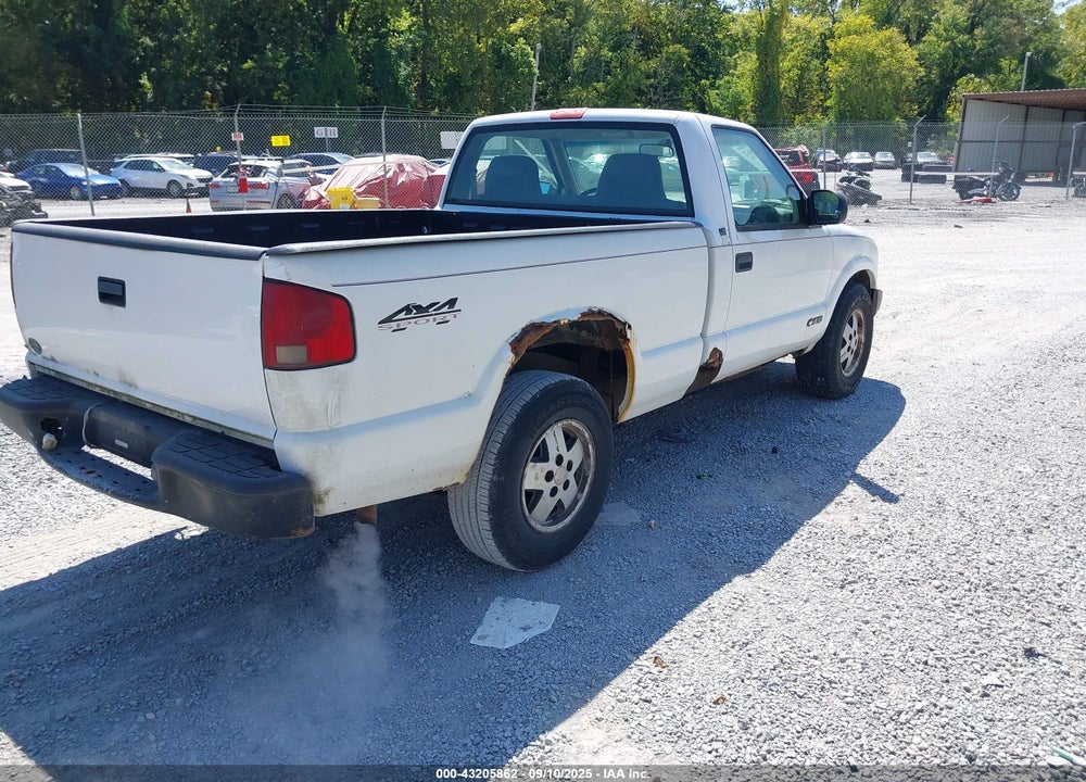 2000 CHEVROLET S-10 VIN: 1GCDT14WXYK239102