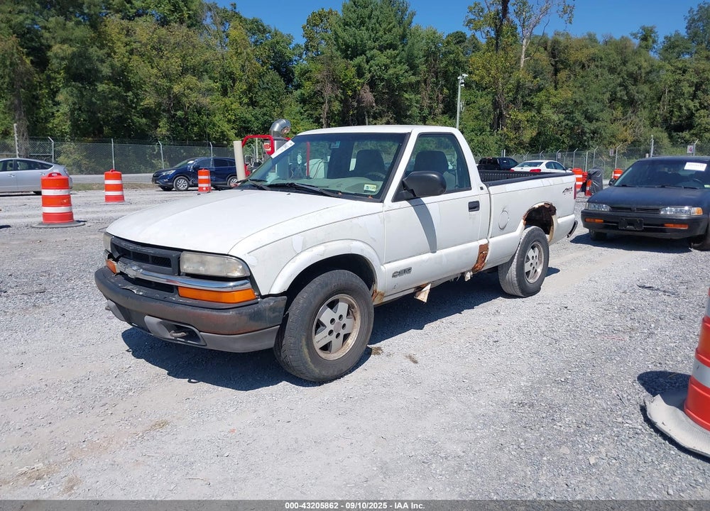 2000 CHEVROLET S-10 VIN: 1GCDT14WXYK239102