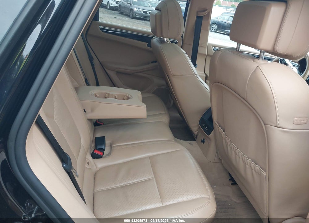 2015 PORSCHE MACAN VIN: WP1AB2A51FLB74136