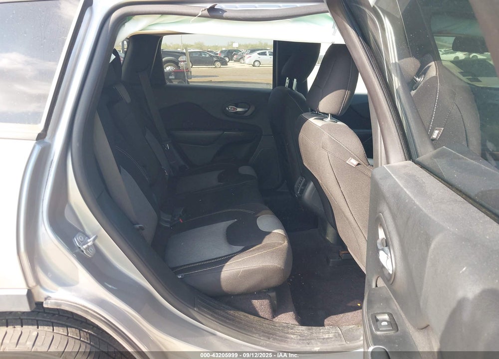 2016 JEEP CHEROKEE VIN: 1C4PJLAB5GW258051