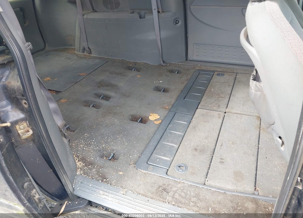 2007 DODGE GRAND CARAVAN SXT VIN: 2D4GP44L17R117823