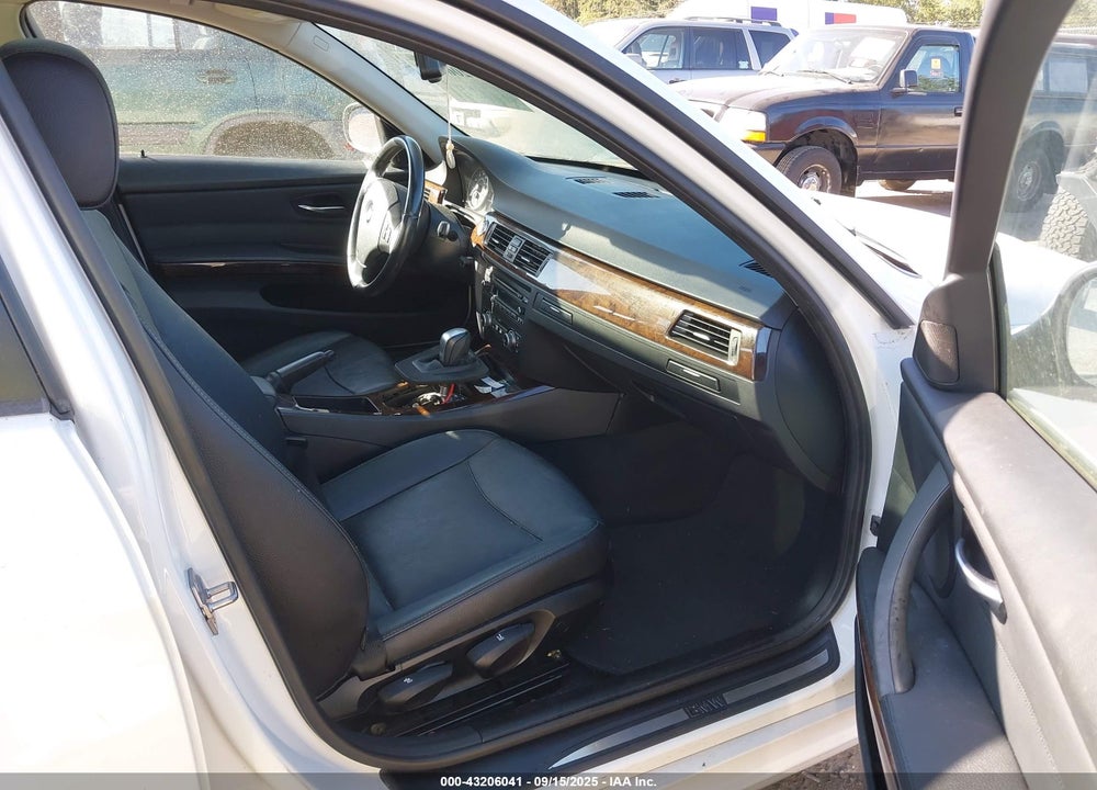 2011 BMW 3 SERIES VIN: WBAPH5G58BNM77543