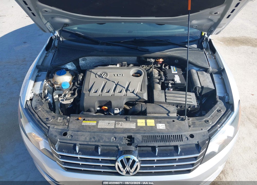 2013 VOLKSWAGEN PASSAT VIN: 1VWCN7A36DC042027
