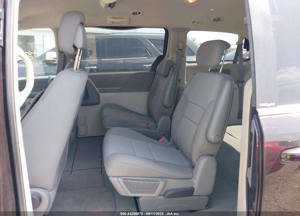 2010 CHRYSLER TOWN & COUNTRY LX VIN: 2A4RR4DE0AR285990