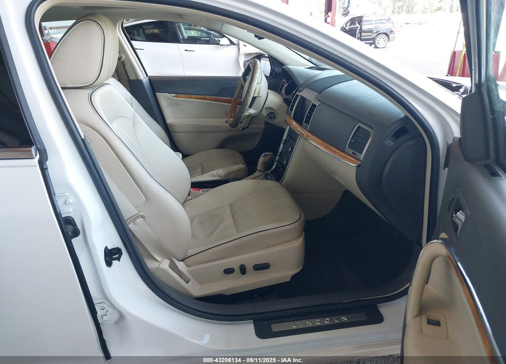 2010 LINCOLN MKZ VIN: 3LNHL2JCXAR650661