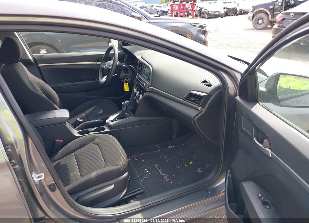 2019 HYUNDAI ELANTRA VIN: 5NPD74LFXKH411058