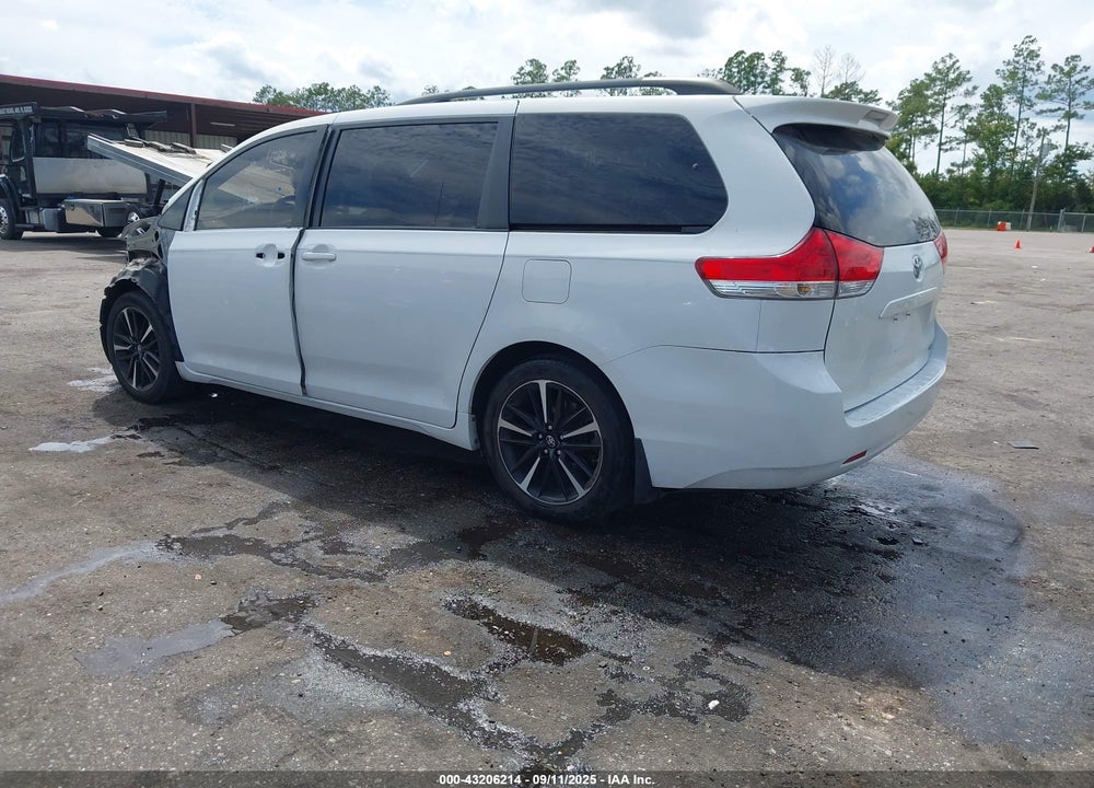 2011 TOYOTA SIENNA LE V6/LE V6 AUTO ACCESS SEAT VIN: 5TDKK3DC0BS045108