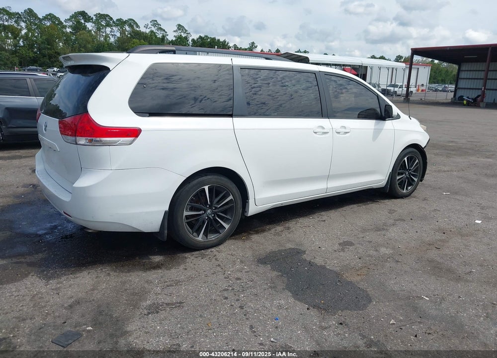 2011 TOYOTA SIENNA LE V6/LE V6 AUTO ACCESS SEAT VIN: 5TDKK3DC0BS045108