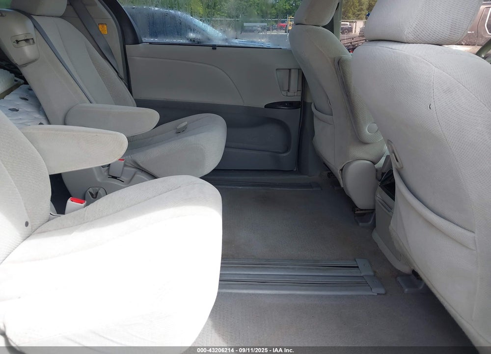 2011 TOYOTA SIENNA LE V6/LE V6 AUTO ACCESS SEAT VIN: 5TDKK3DC0BS045108