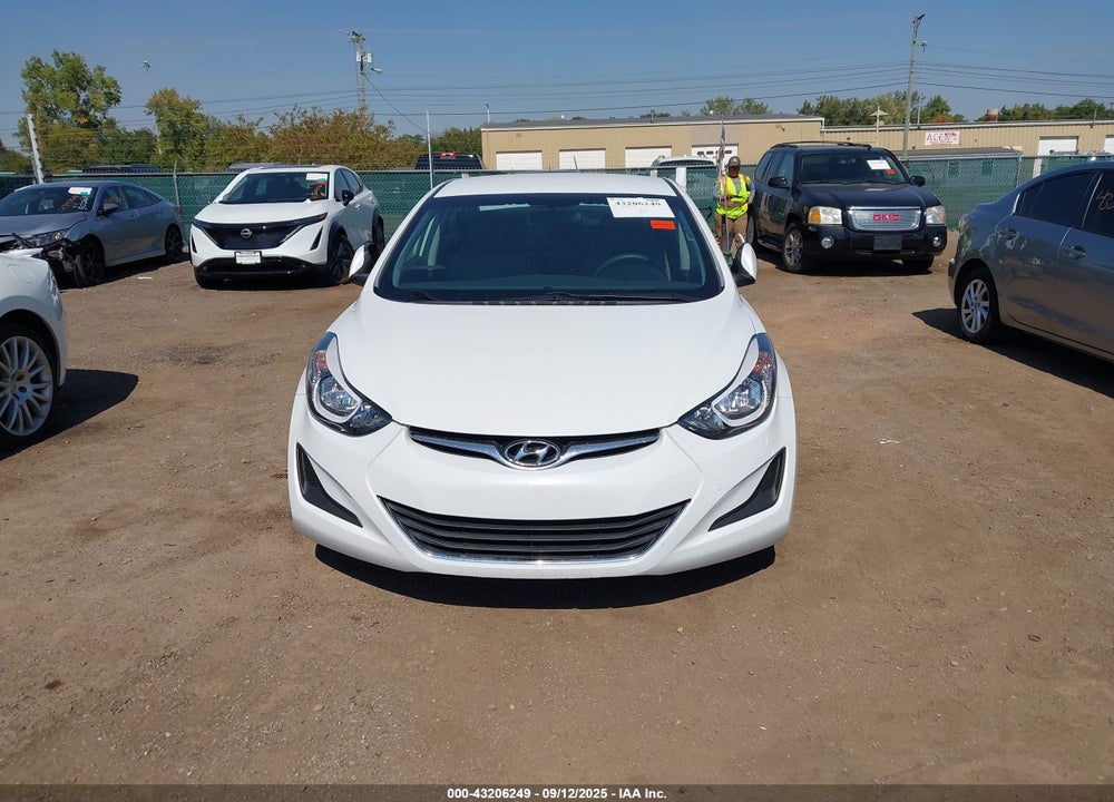 2016 HYUNDAI ELANTRA VIN: 5NPDH4AE9GH741658