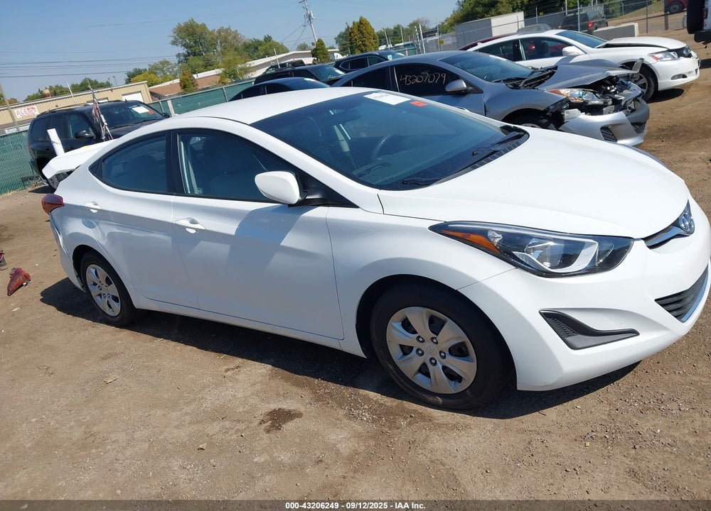 2016 HYUNDAI ELANTRA VIN: 5NPDH4AE9GH741658