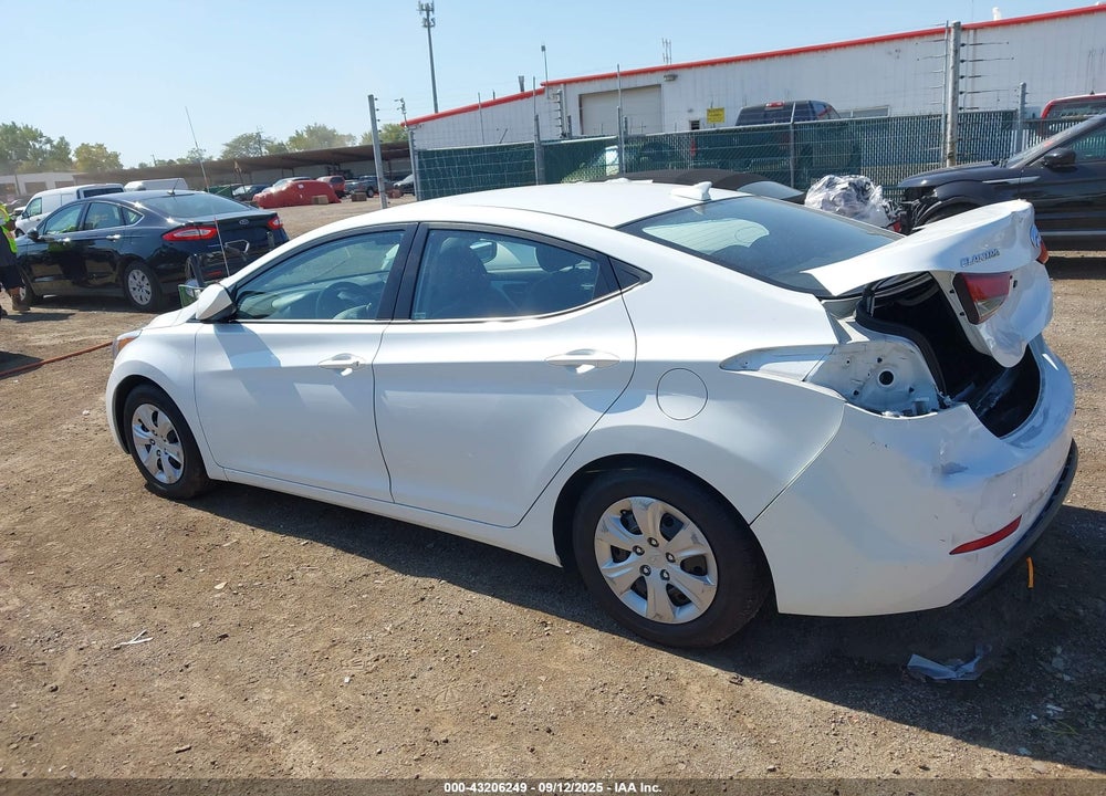 2016 HYUNDAI ELANTRA VIN: 5NPDH4AE9GH741658