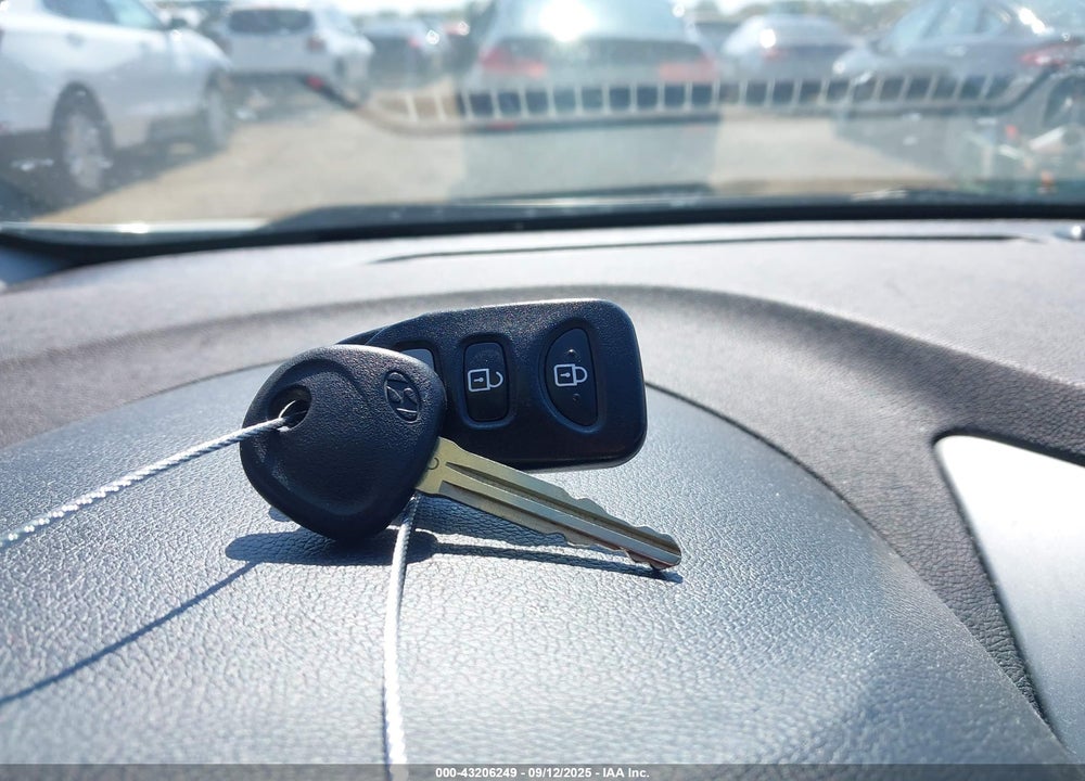 2016 HYUNDAI ELANTRA VIN: 5NPDH4AE9GH741658