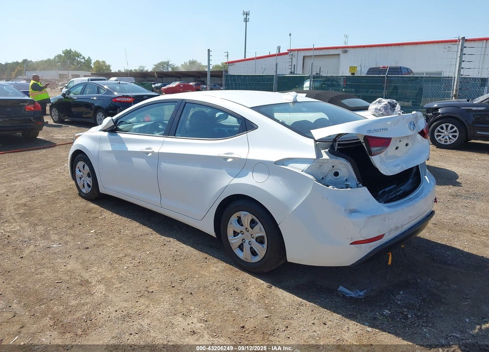 2016 HYUNDAI ELANTRA VIN: 5NPDH4AE9GH741658