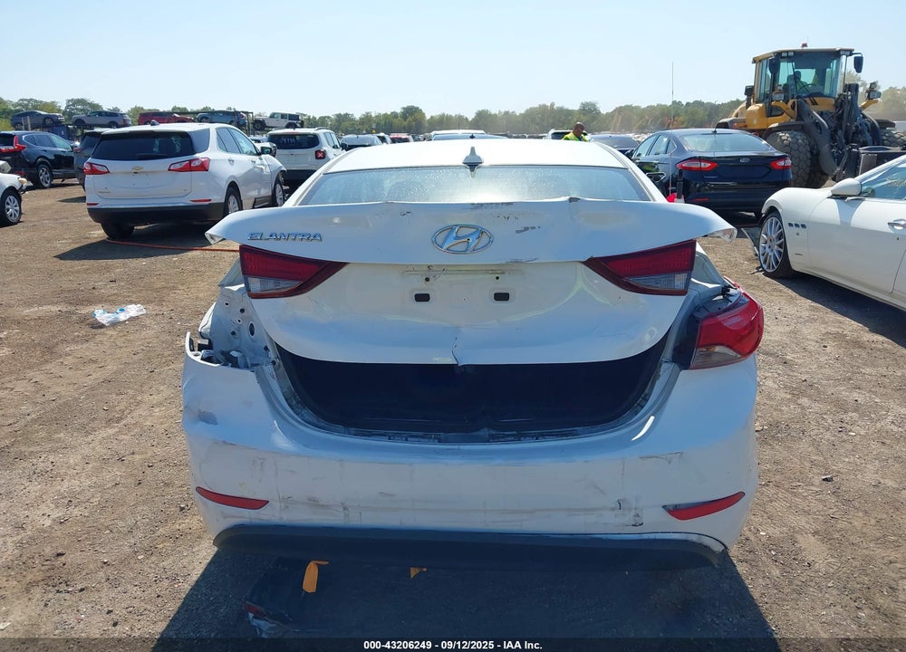 2016 HYUNDAI ELANTRA VIN: 5NPDH4AE9GH741658