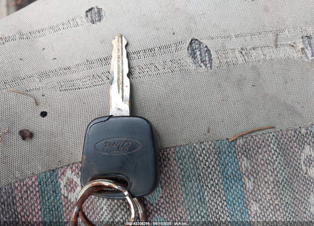 1999 FORD WINDSTAR LX VIN: 2FMZA5148XBB08583