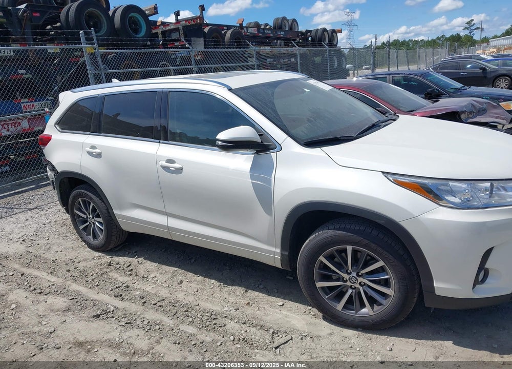 2017 TOYOTA HIGHLANDER VIN: 5TDKZRFH9HS520822