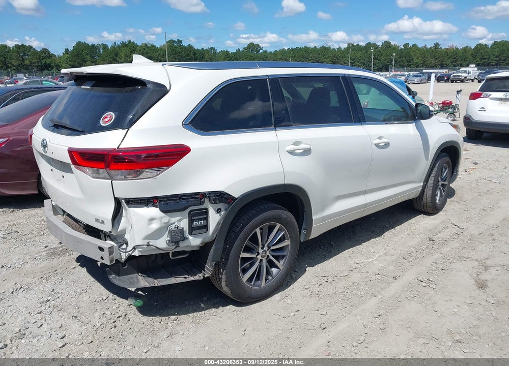 2017 TOYOTA HIGHLANDER VIN: 5TDKZRFH9HS520822