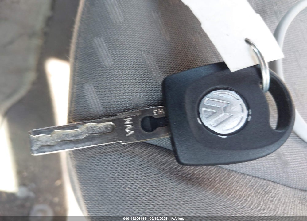 2003 VOLKSWAGEN JETTA GL TDI VIN: 3VWRP69M63M069351